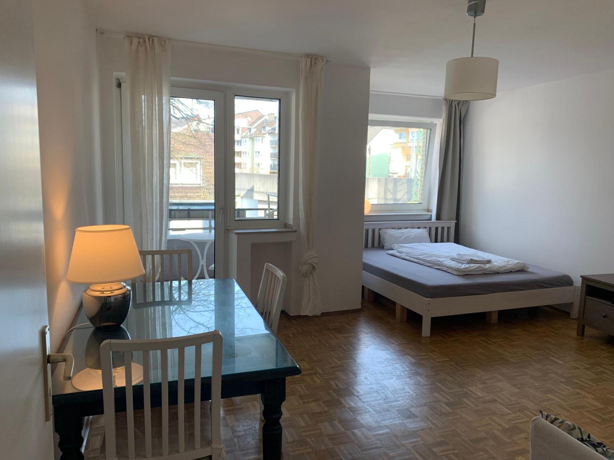 Spacious Flat Media Harbour